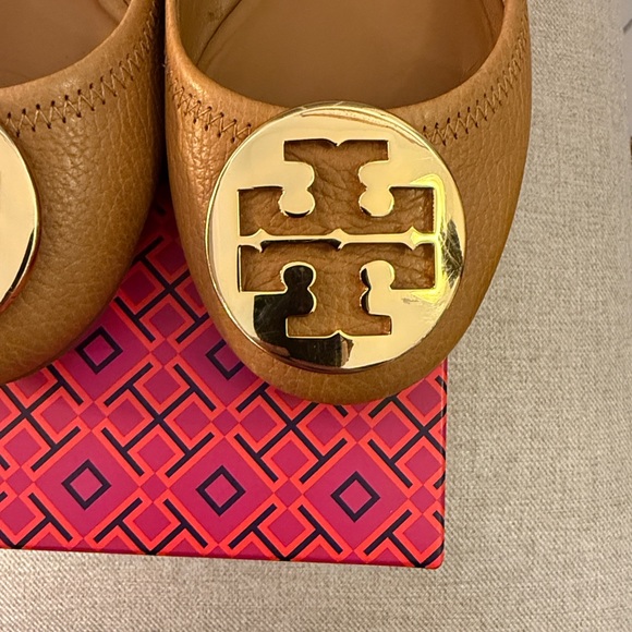Tory Burch Tumbled Leather Reva Ballet Flats - Royal Tan/Gold - Size 8.5 - Picture 10 of 11